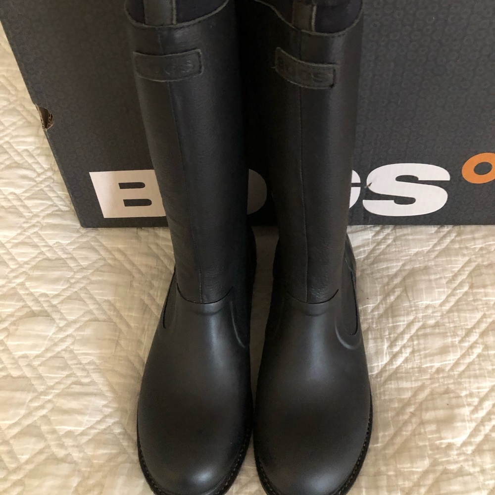 NWOT Sz 10 Bogs Seymour Leather Boots, disc style